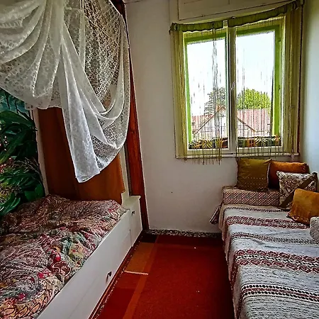 Bohemfeszek Vendeghaz Holiday home Balatonfenyves